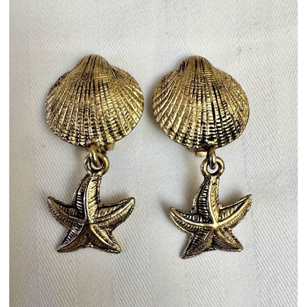 Gold Tone 1995 BG Shell starfish Clip on earrings